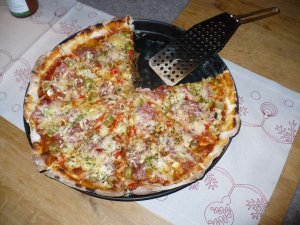 Pizza Salami01tn.jpg