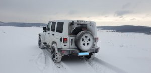 Jeep Schnee.jpg
